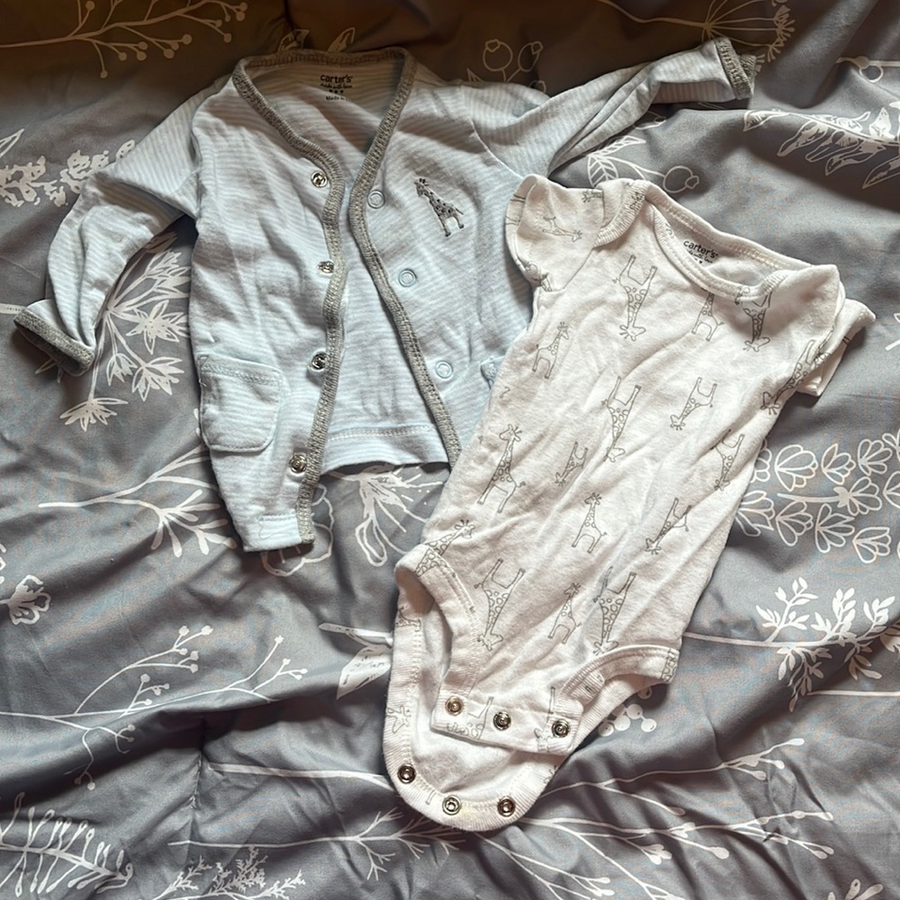Baby boy giraffe set, size newborn, worn once